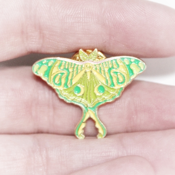 Detailed celestial Luna moth enamel pin - Picture 3 of 10